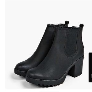 chunky cleated heel chelsea boots
